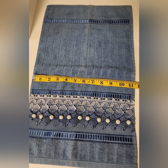 Unique Fancy Guest Hand Towel - Picture 3 of 12